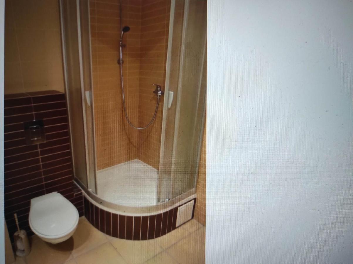 Nice Room With 2 Shared Bathrooms ,Wc , 2Km To Old Town -100M From Metro Szwedzka Varsavia Esterno foto